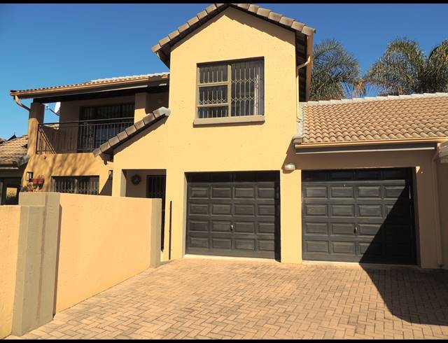 2 BEDROOM TOWNHOUSE FOR SALE IN AMOROSA